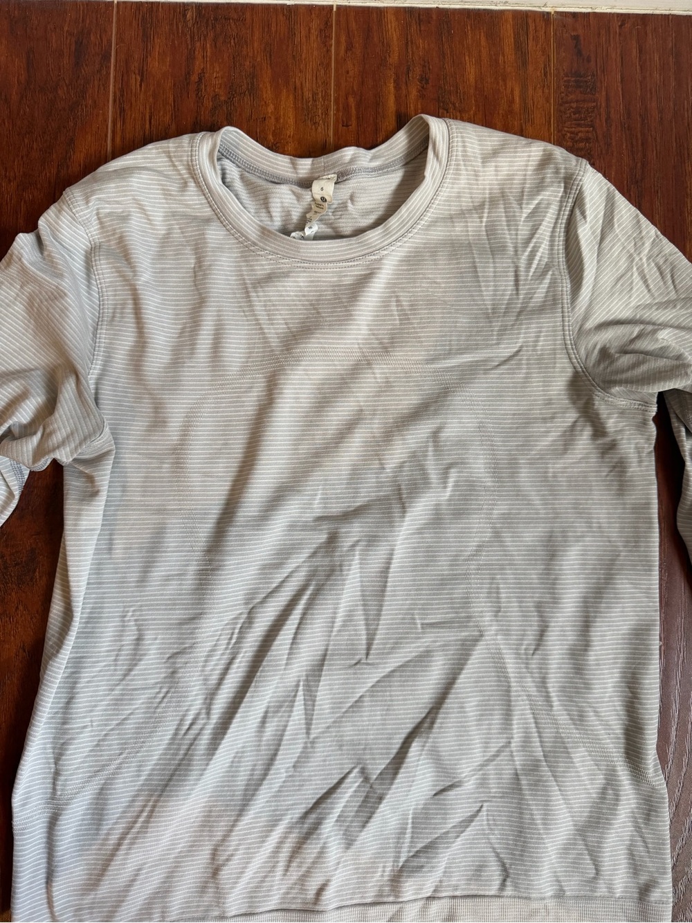 lululemon athletica swiftly Long Sleeve shirt hip length